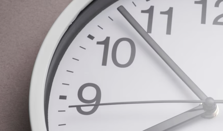 Se aprobó: el huso horario oficial obligará a retrasar los relojes una hora en el país